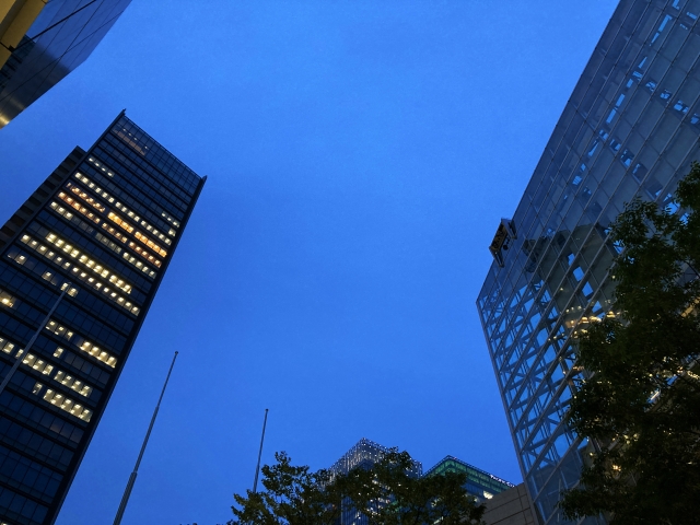 夜勤の仕事とは？深夜勤務のある仕事14選と向いている人の特徴 JOBPAL求人ガイド