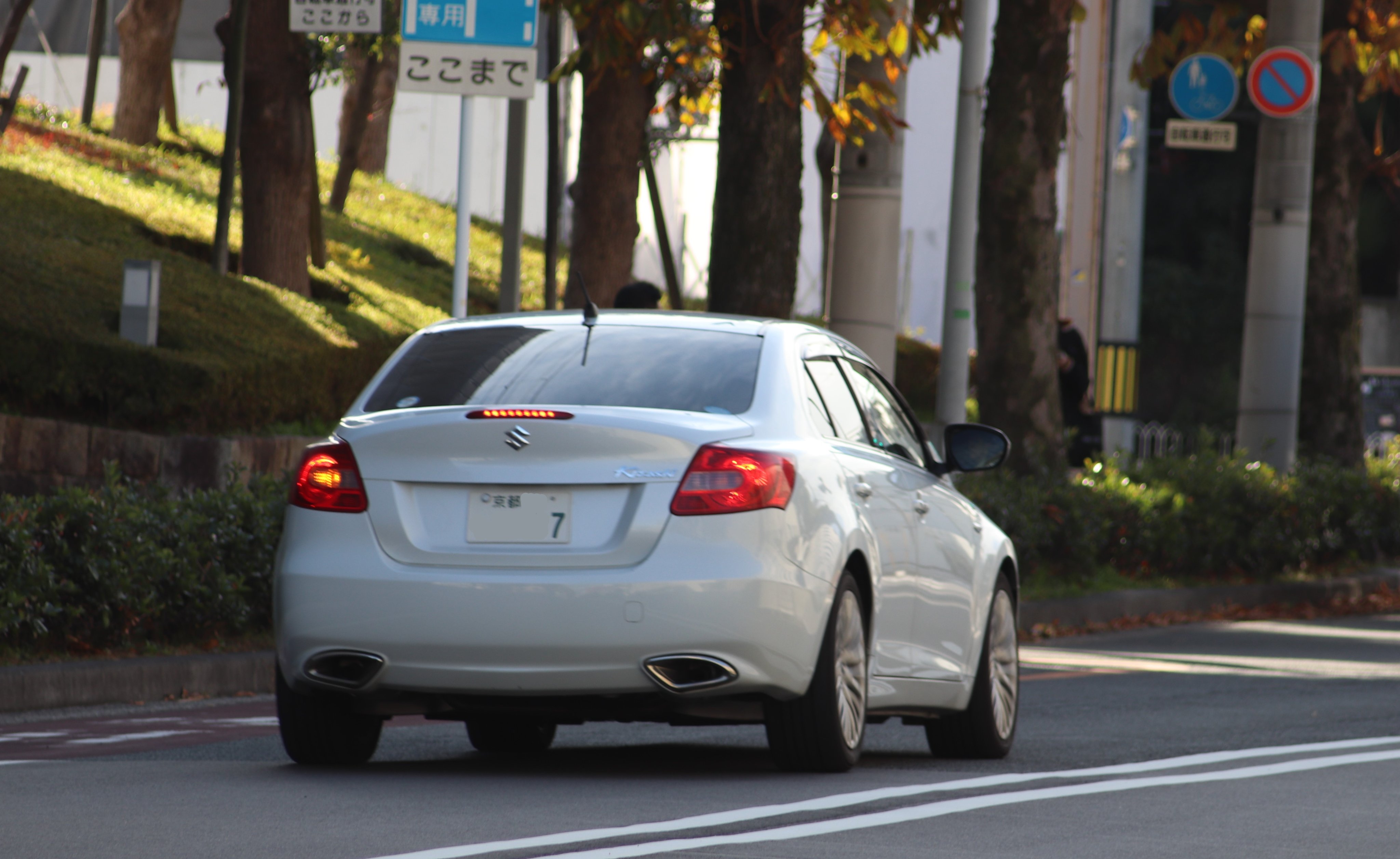 警察官個人の持っている車は、私服警察官が使う捜査車両の 』 ダイハツ タント のみんなの質問