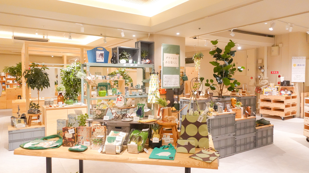 魅力的な店舗ディスプレイと什器の選び方おしゃれな什器の企画・製造・販売 SHOP COPACK