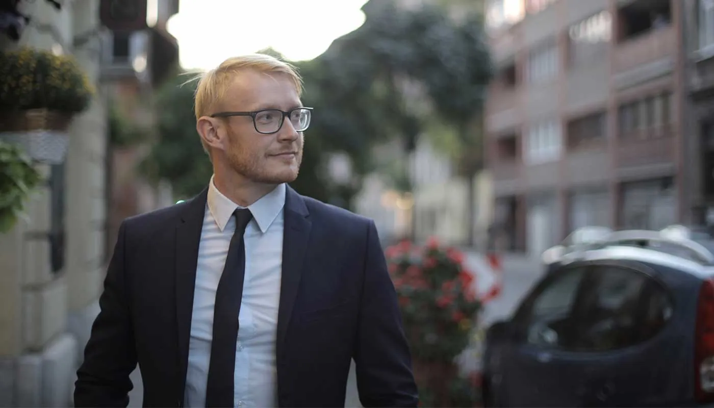 ビジネス用メガネのマナーとは？用意するメリットや選び方のポイントを解説千里堂メガネ 琴似店