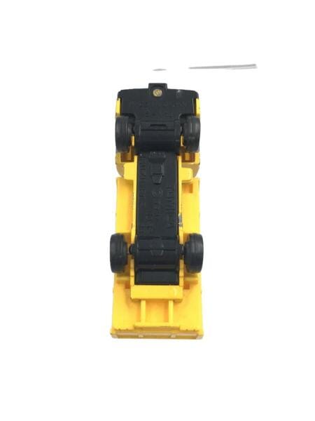 トミカ No.26 いすゞ エルフ 標識車 - YouTube