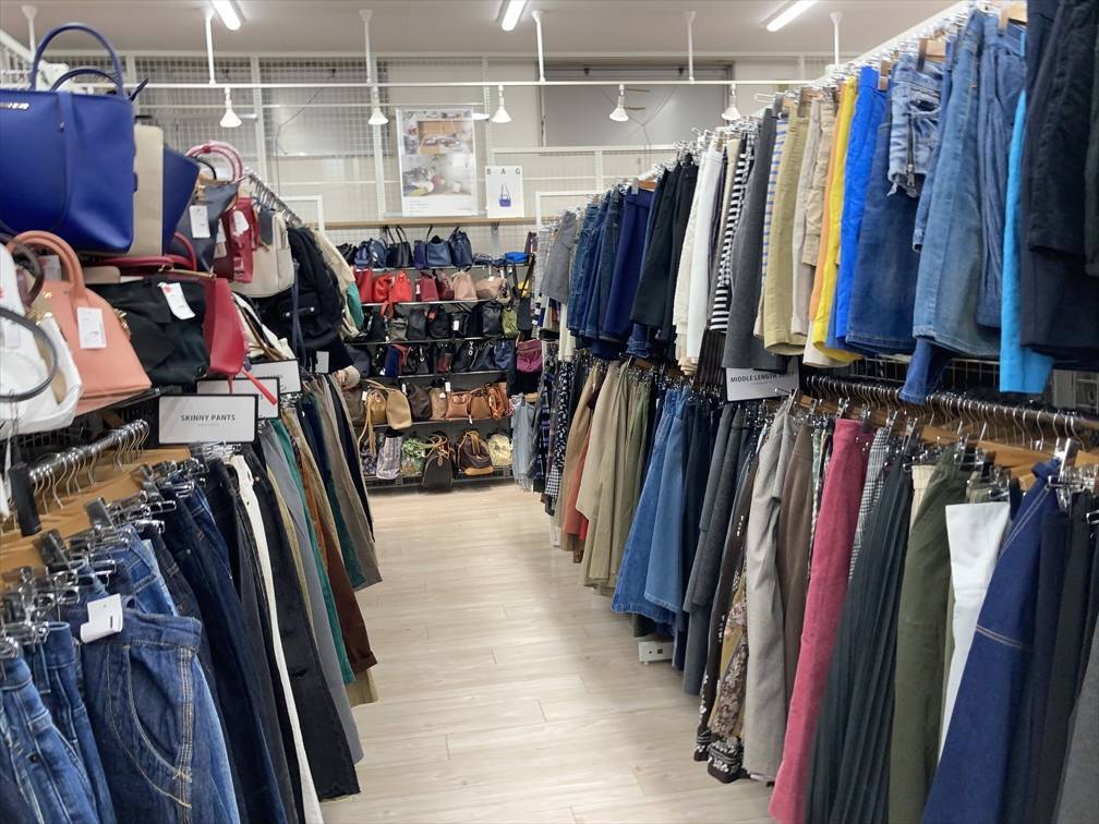 米軍基地の隣接エリアで、お宝探し！ 春の、インテリア DIG TOUR!! 〜福生編〜GO OUT WEB