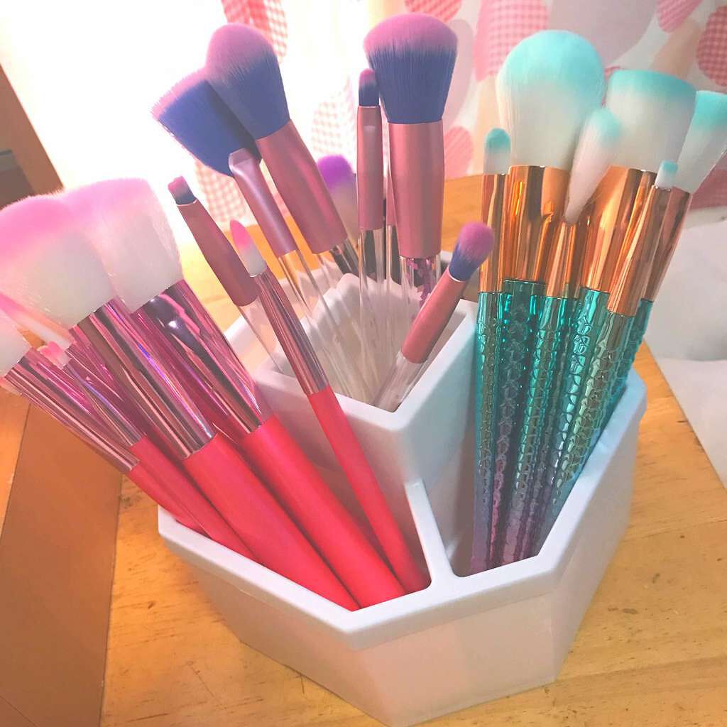 セリアさん賢いっ！この穴がいい仕事してくれるのよ～！ながら使いできる収納ラック2024年7月20日- エキサイトニュース