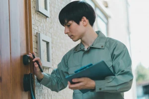 ドアガードを外から開けられない方法TikTok