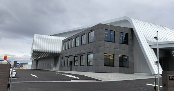 まるで「FF7の新作」⁉︎ 美しすぎる工場夜景の世界がネット上で話題