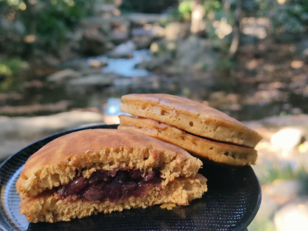 草月のどら焼き「黒松」は東京のおすすめ土産！年末年始の大行列に並んで最中も買ってみた。 - ときめきライツを探して