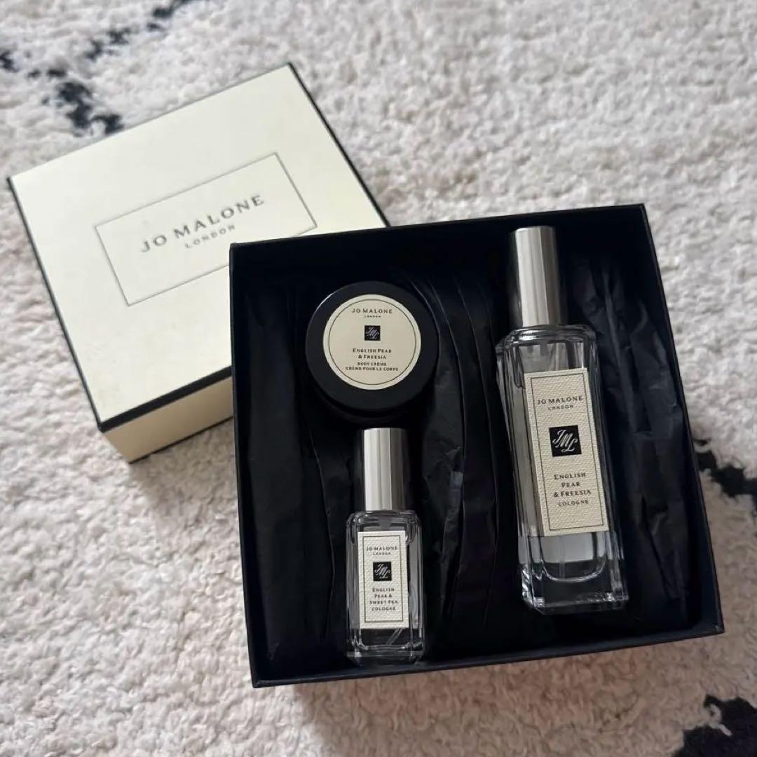 ⑦☆Jo Malone London☆イングリッシュペアー&フリージア☆コロン 9ml + ハンドクリーム
