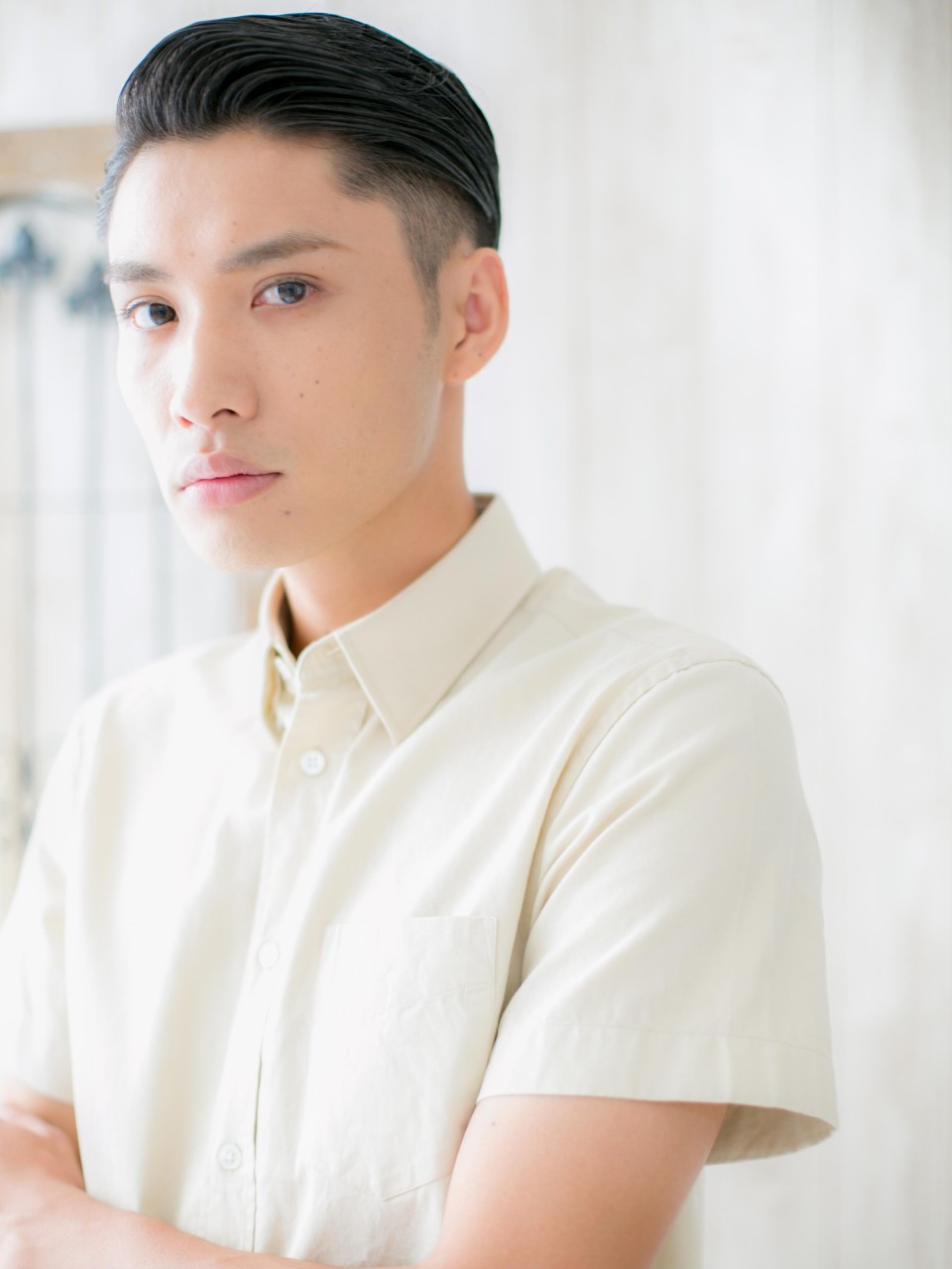 短髪アップバングショート ショートバング アップバング ビジネス ツーブロック丸型×ベリーショート の30代におすすめアシメ前髪×刈り上げマッシュ×茶髪 ブラウン グラデーションカラーのビジネス・オフィスヘアスタイル- OZmallヘアサロン予約