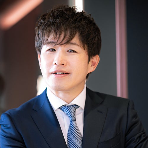 無料写真考え込む日本人男性パブリックドメインQ：著作権フリー画像素材集