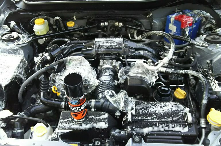 エンジンルームの洗浄方法は？頻度や注意点についても解説中古車なら グーネット