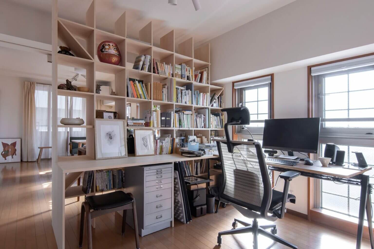 2画面マルチディスプレイじゃ足りない!! やってみたら快適すぎた夢の3画面生活 テレワークグッズレビュー 第79回- INTERNET Watch