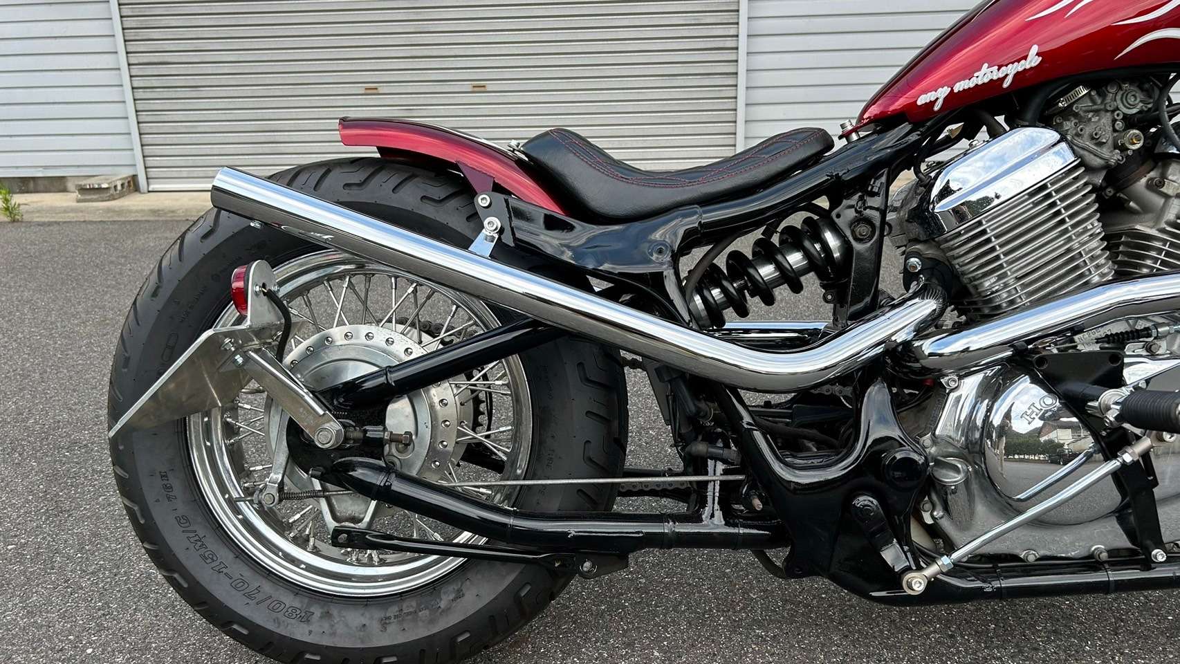 今回のご納車はスティードVLS‼︎ わざわざ九州よりお友達も駆けつけ賑やかなご納車でした♪本当に家族の様なお友達達で和気藹々で、こちらもハッピーな気分になりました🤗🤗🤗 今後とも宜しくお願い致します🙇‍♂️カスタムスティードスティード400カスタム