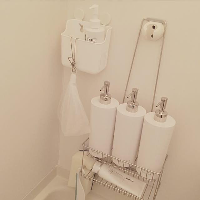 ダイソーの「浴室フック」が便利すぎる！ 一人暮らし、雨予報にもハンガー6本がけで安心お出かけまいどなニュース