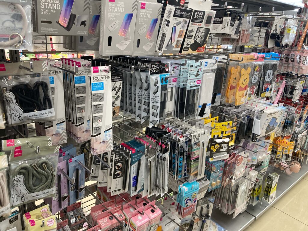 100均検証 スリコとダイソーの「防滴スマホケース」を比較してみたロケットニュース24