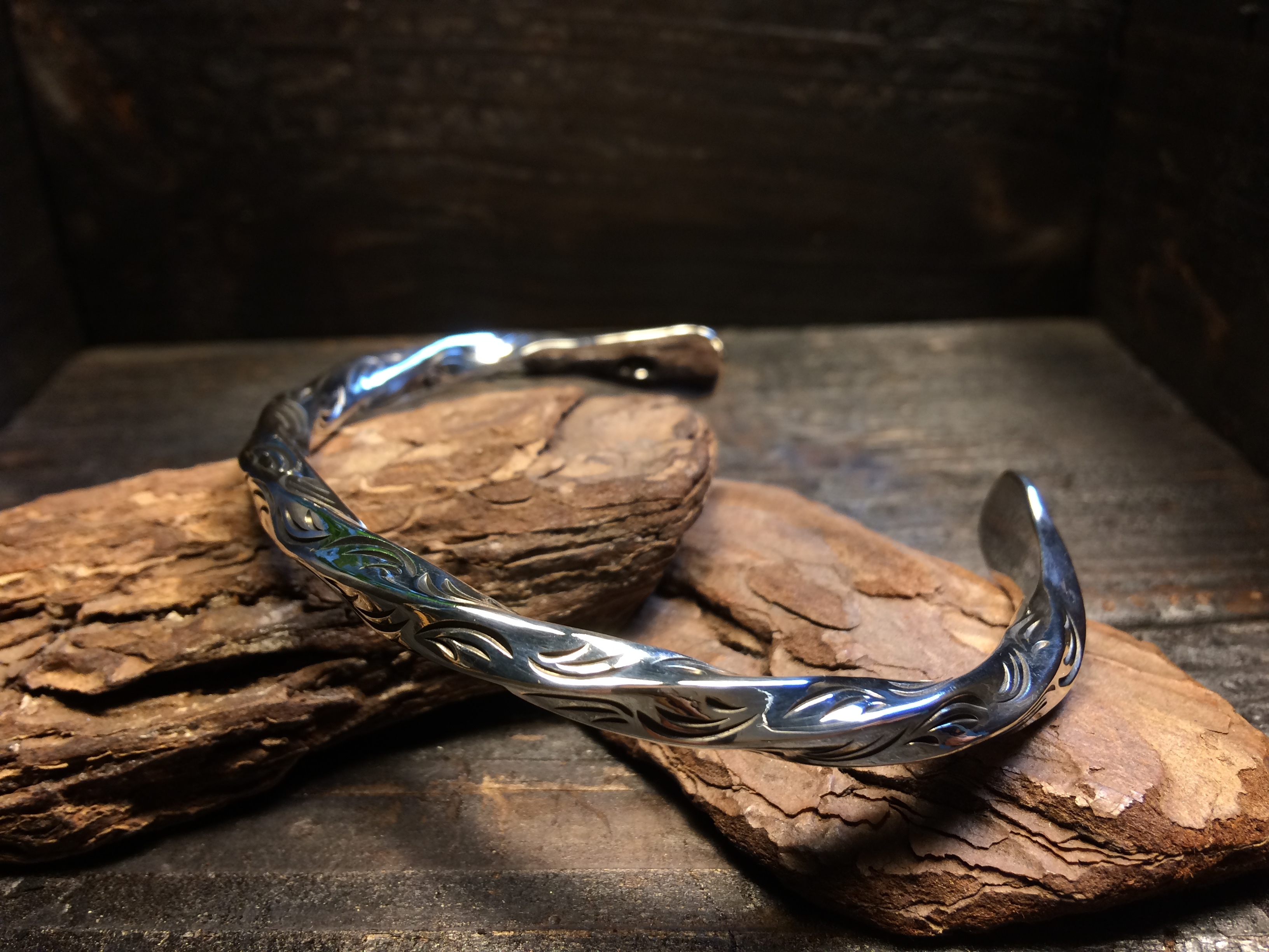 アクセサリープレート社章 ネームプレートは青谷製作所