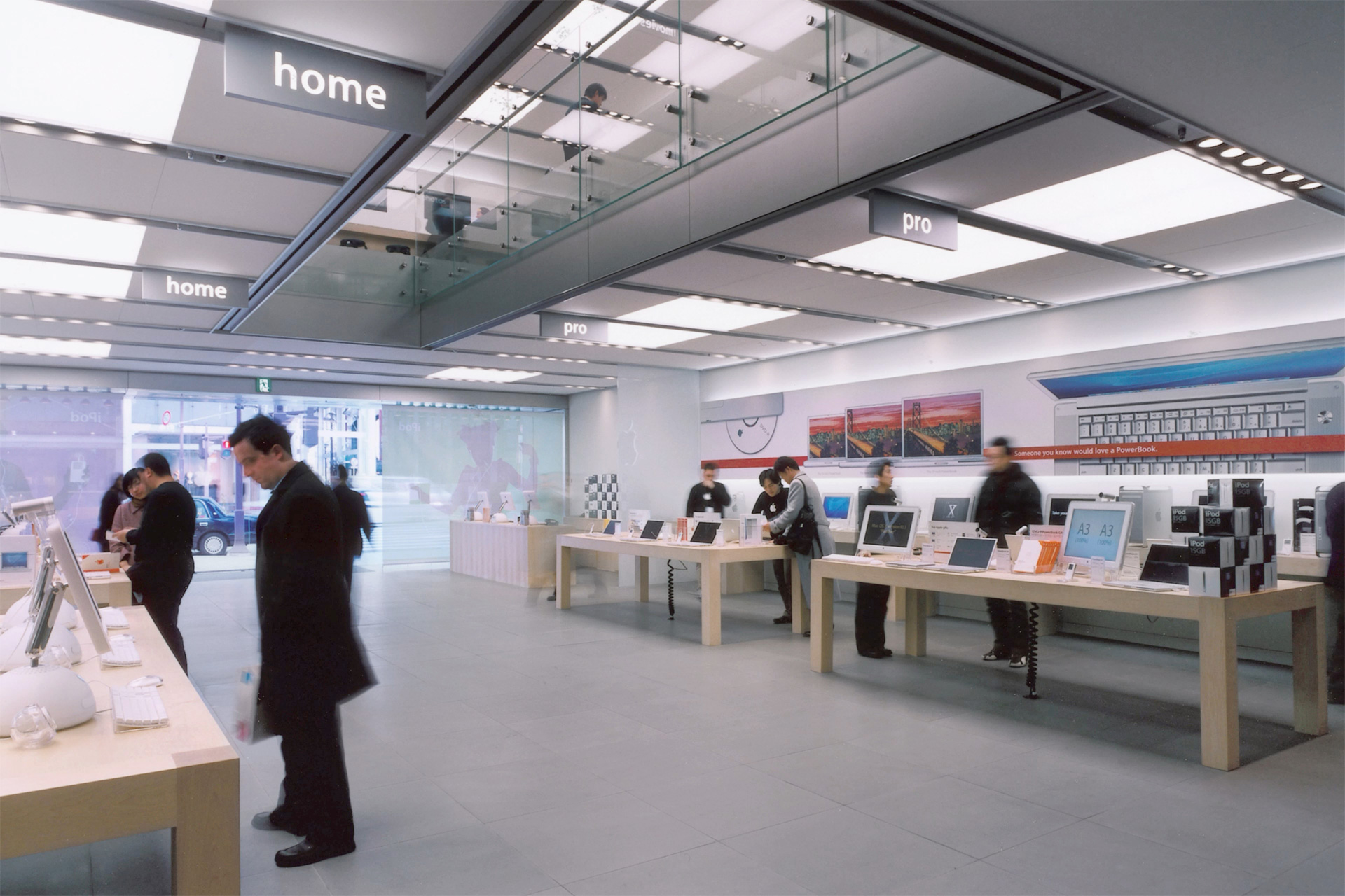 ASCII.jp：Apple銀座が仮店舗「銀座8丁目」に移動して本日オープン