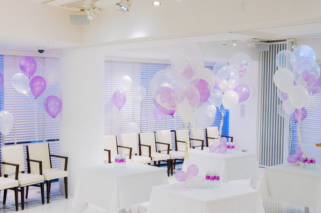 結婚式の会場装花、相場はいくら？飾る場所ごとの費用目安もご紹介結婚ラジオ結婚スタイルマガジン