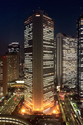 新宿住友ビル「新生」 改修終え、きょう開業 ガラス天井のイベント空間も ：東京新聞デジタル