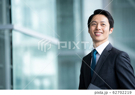ビジネスマンの写真素材 398,150点以上の高品質な写真素材- PIXTA ピクスタ