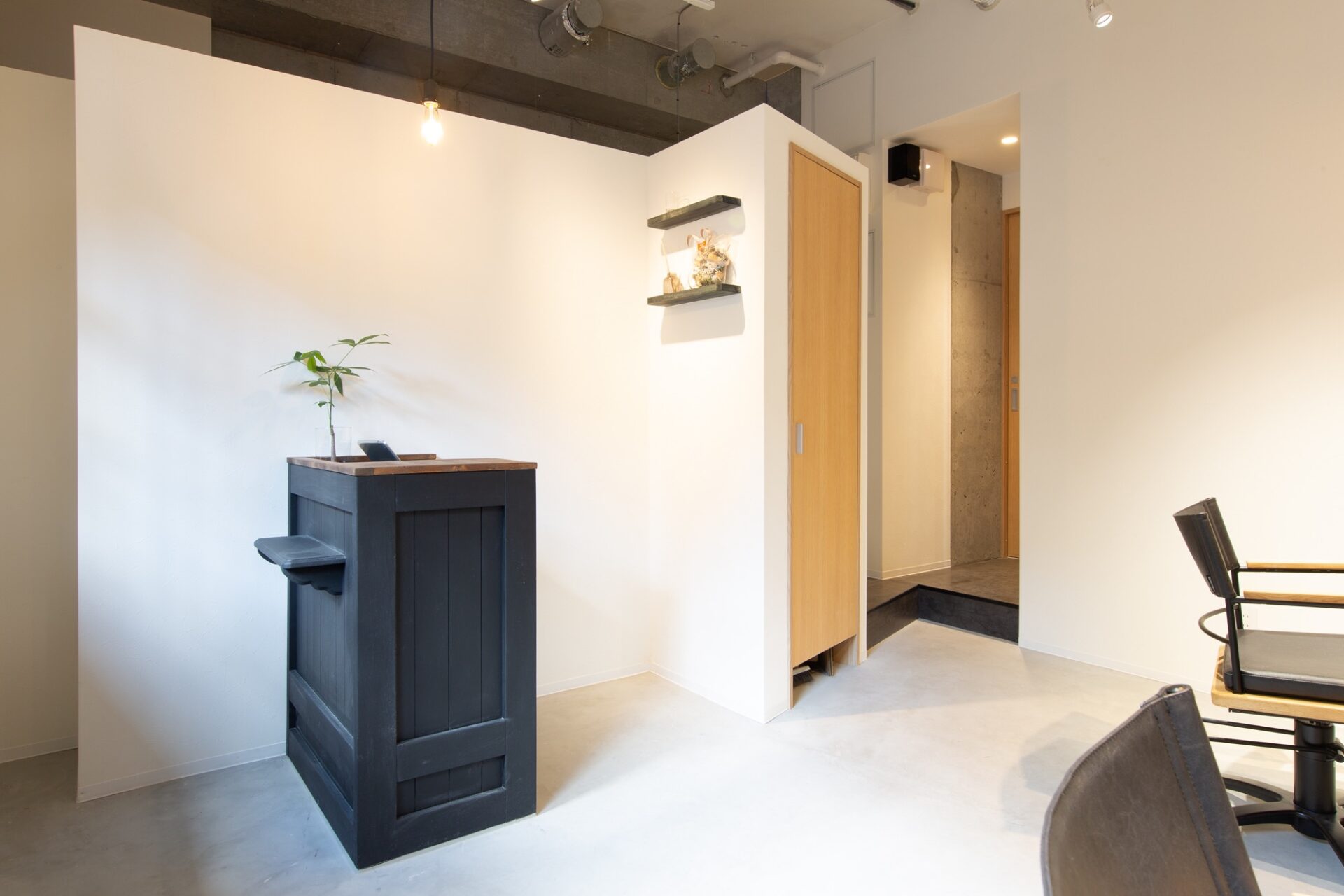 開業実績：5坪 セット2面 シャンプー1台の美容室事例No.20007美容室開業.com