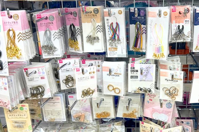 セリアで買ったかわいいネックストラップ😍💗ネックストラップ くまさん 可愛い セリア セリア購入品 セリア新商品 百均 スマホ 幼稚園 名札