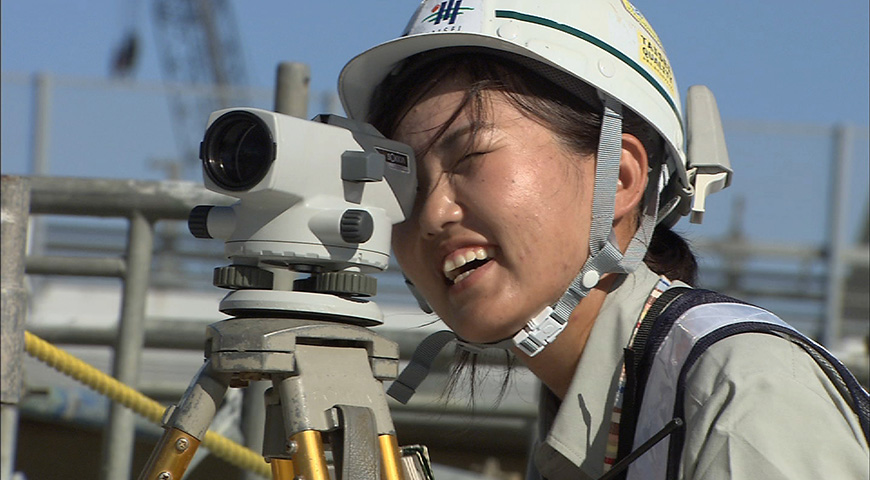 建設業界で活躍する女性現場監督について中央区でビル・マンションの改修工事、大規模修繕工事はサンウォールへ