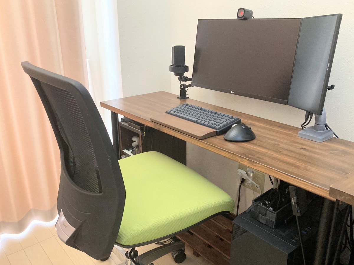 デスクシェルフのおしゃれな実例 デスク・モニター・収納の問題を解決 - margherita マルゲリータ