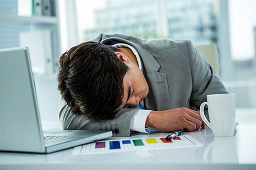 テレワークで眠い時に使える眠気対策10選実践できるテクニック・根本的な予防法経営改善のITサービス比較・費用ならビズクロ