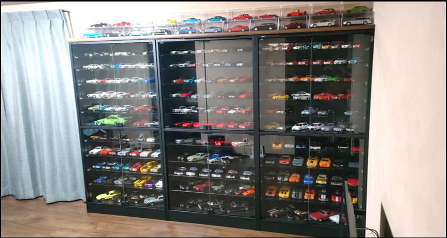 壁一面にスニーカー！膨大なコレクションとスニーカーにまつわるインテリアが揃う、唯一無二の空間。Dig-itディグ・イット