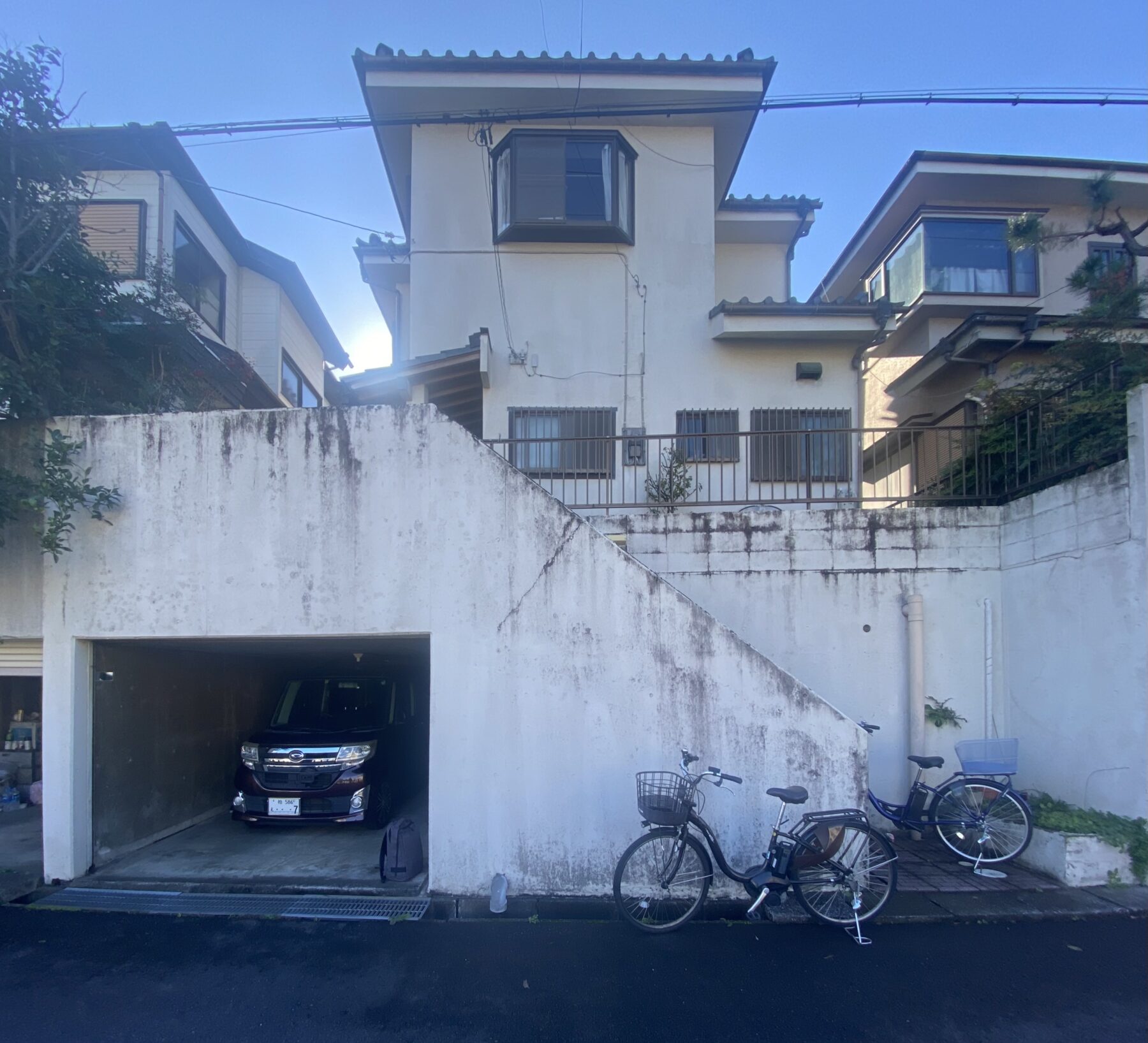 ひな壇の土地 階段の上の土地 は売却できる？売れやすくする対策も解説イエステーション 北章宅建