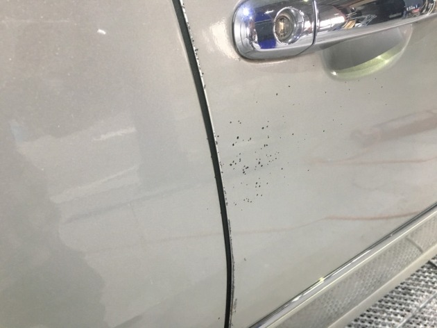 小松市 バックドア 塗装剥がれ 修理 鈑金 塗装 安い トヨタ エスティマグーネットピット