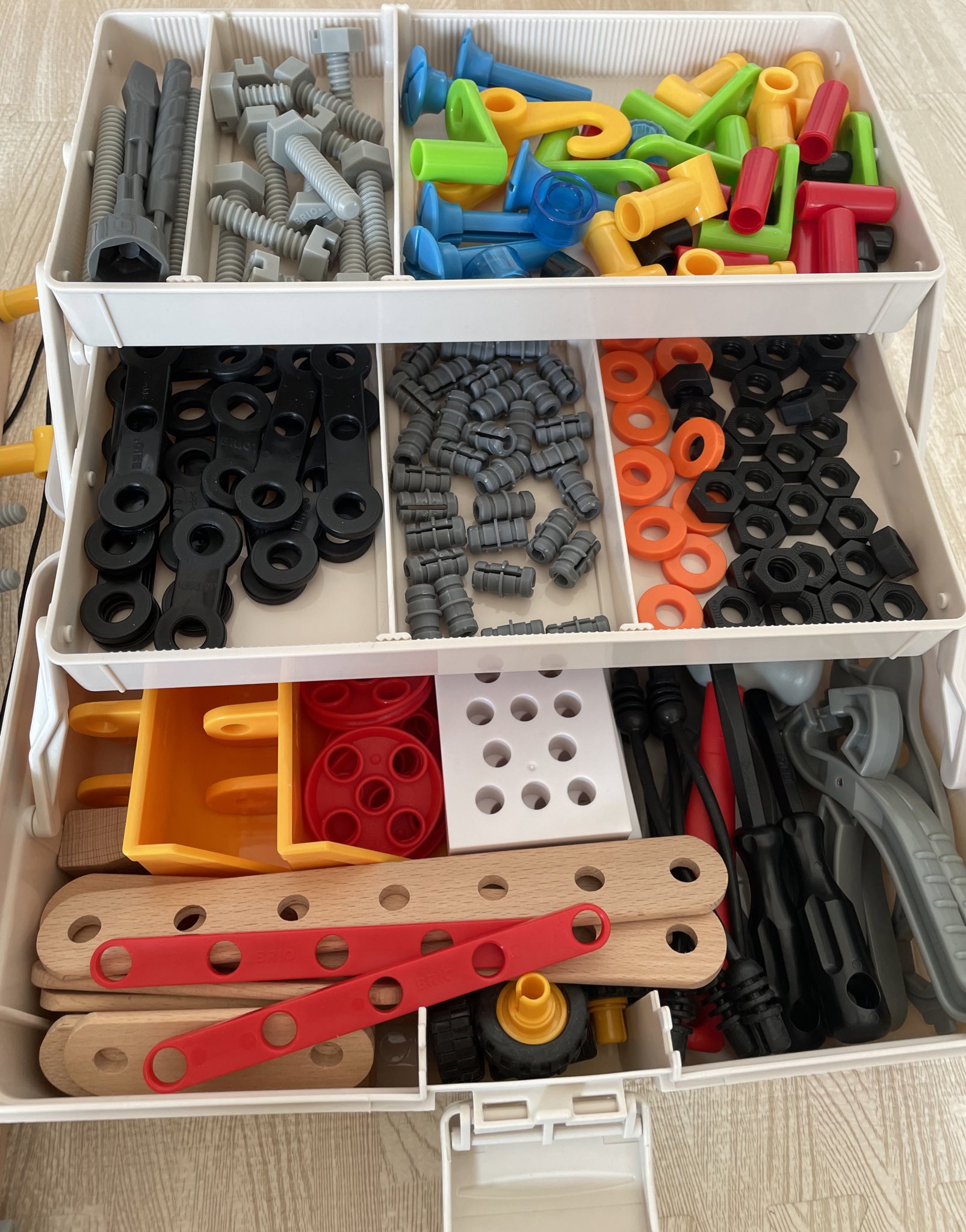 美品 BRIO ビルダースターターセット 知育玩具 100均 工具セットおまけ - メルカリ