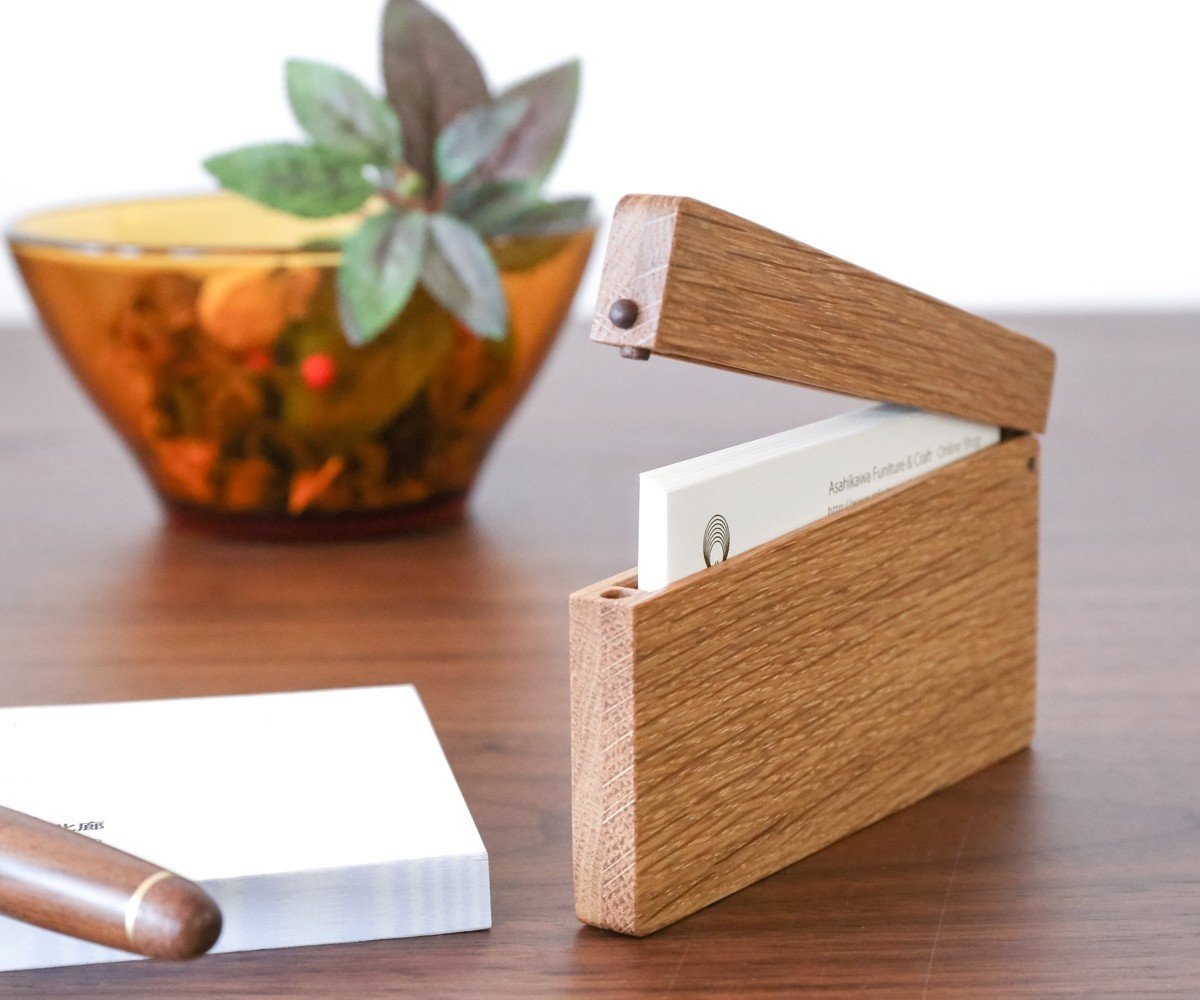 フタの開き方がユニークかつグラデーションが美しい名刺入れ - zakka 右顧左眄