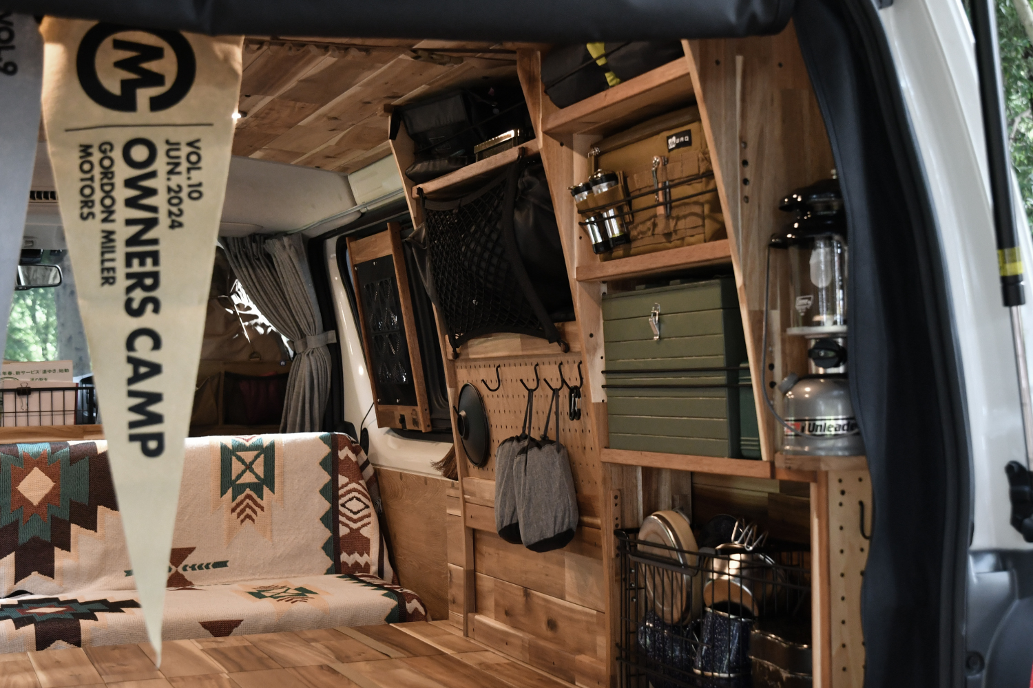 厚さ9cmのカバンみたいなアイテムによって、車のトランクルームは劇的にスッキリ片付く│マイ定番スタイルROOMIE ルーミー