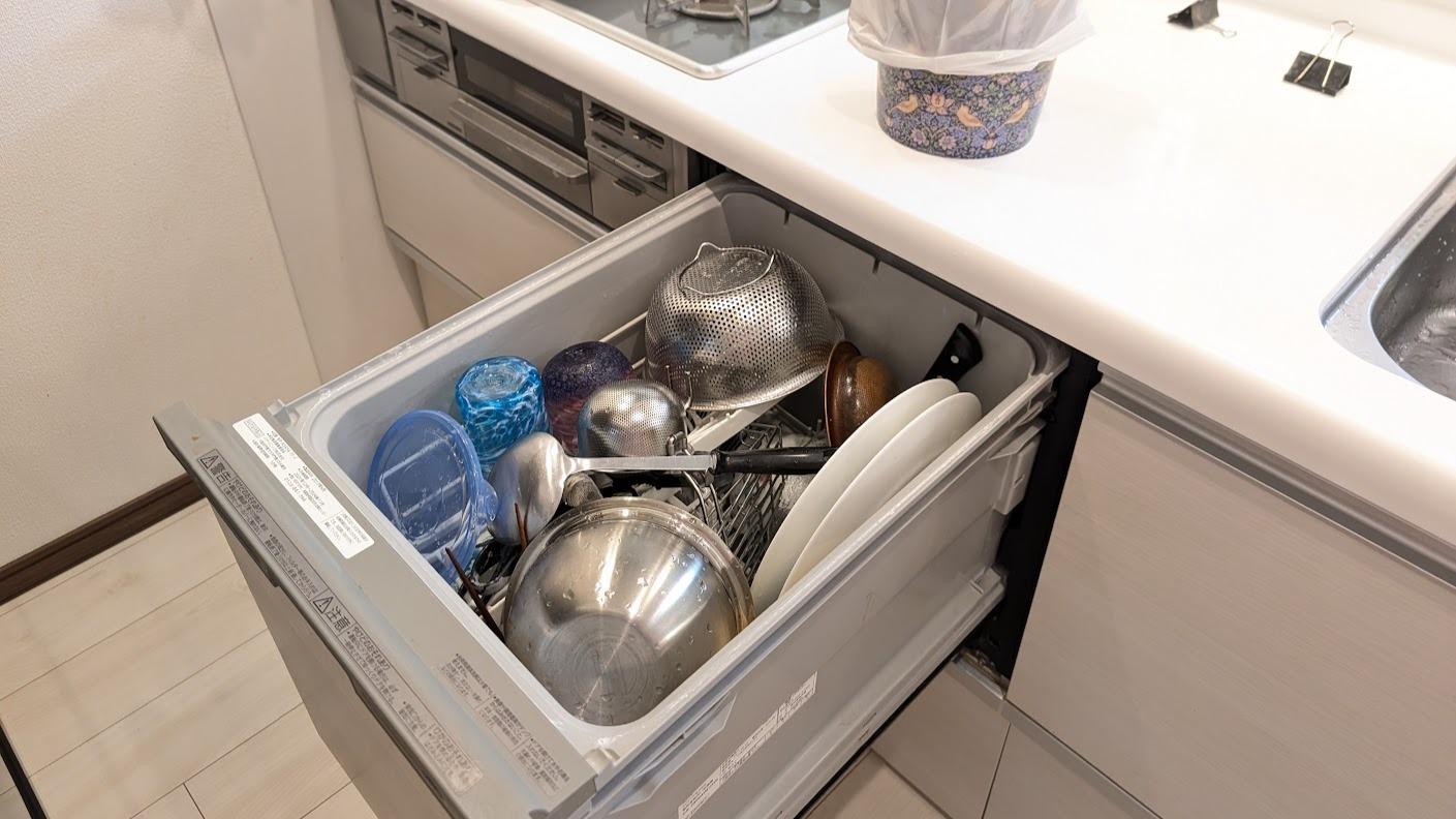 狭いキッチンでも大丈夫！賃貸で使える卓上食洗機の置き場アイデア賃貸で食洗機生活