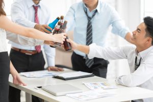 仲良し集団は吉か凶か？ 「みんな、仲間だよね♡」なテンションが経営者にとって危険なワケ - 一般社団法人 日本産業カウンセラー協会ブログ「働く人の心ラボ」