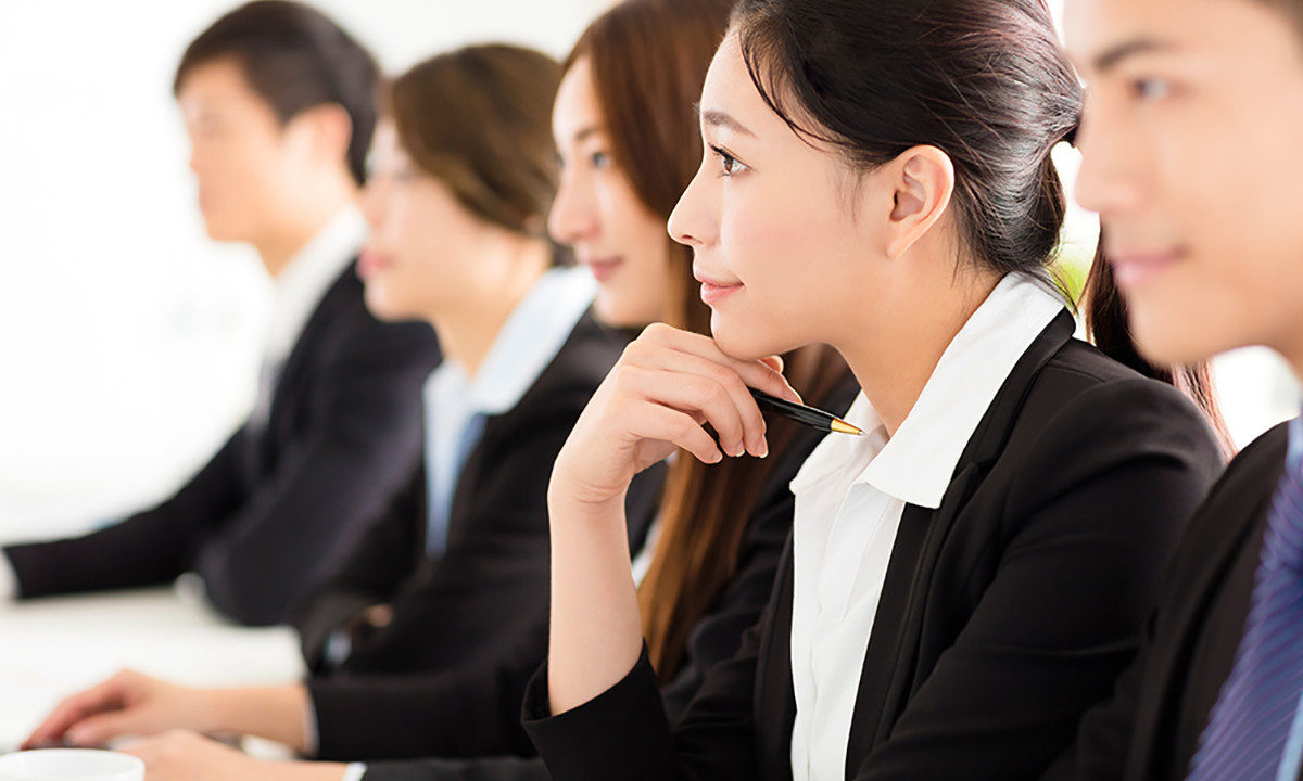 アラフォー女子の魅力とは? - 「色っぽい」「キャリアウーマン的な感じ」マイナビニュース