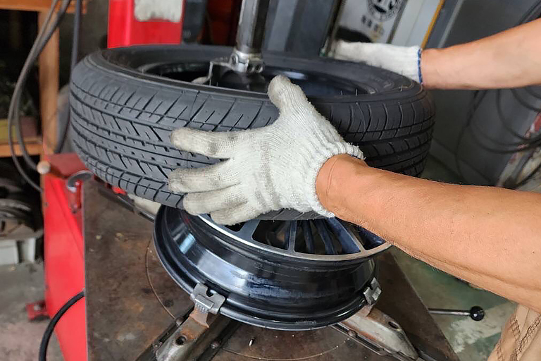 車検前にタイヤ交換をして費用を削減する方法とは - ナイロの備忘録