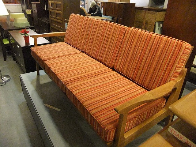 米軍基地の隣接エリアで、お宝探し！ 春の、インテリア DIG TOUR!! 〜福生編〜GO OUT WEB