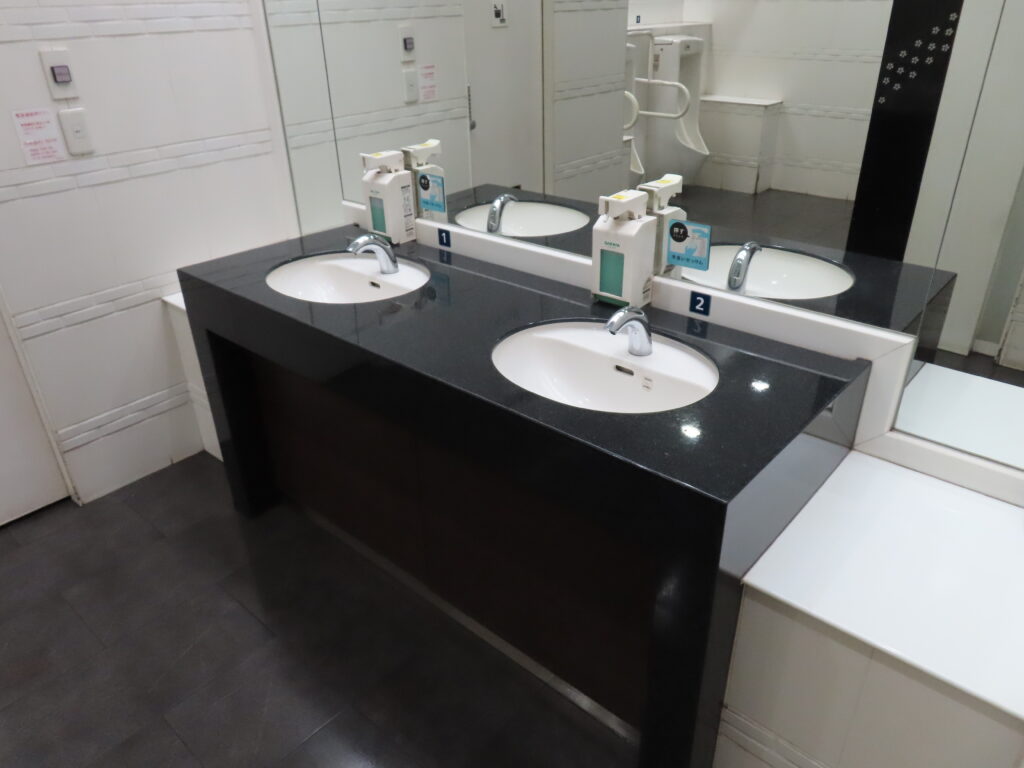 桜田門駅のエレベーターで昇り降りしてきたよ❗️😄 - YouTube