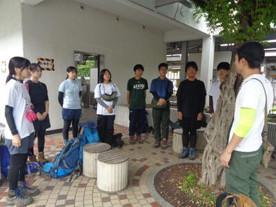 上地雄輔大河共演の仲良し人気お笑い芸人と「メシ後に公園で語らい」2ショットもまさかの 「青春か」 スポニチアネックス ｄメニューニュース NTTドコモ