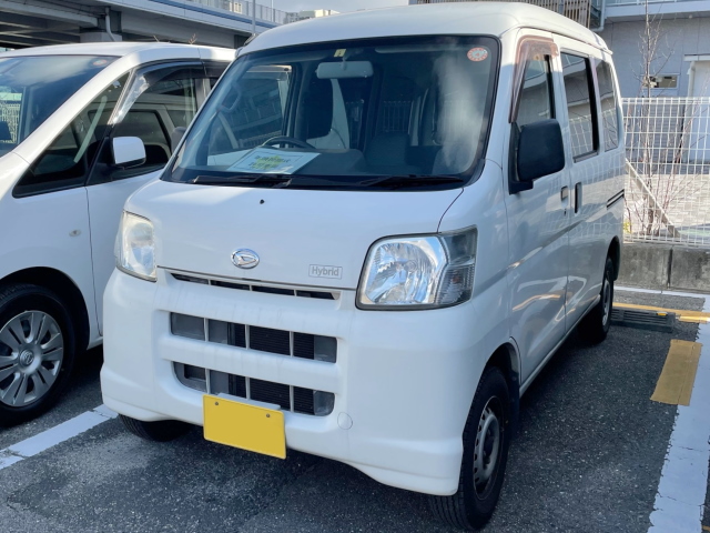 キザシやアリオンの覆面を見かけて思わずビビる！ そういやあんまり見かけないけどクラウン以外の覆面パトカーにも交通違反で捕まる？ WEB CARTOP- Yahoo!ニュース