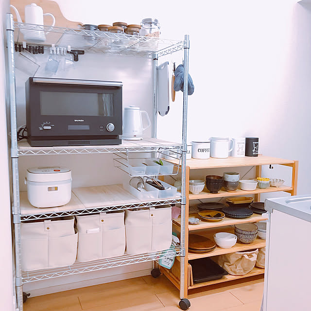困った置き場所を解決！ユーザーさん愛用の「レンジ台」10選RoomClip mag暮らしとインテリアのwebマガジン
