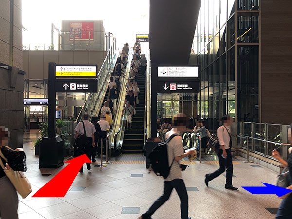 阪急大阪梅田駅からノースゲートビルディング11階タリーズまで- Yahoo!知恵袋