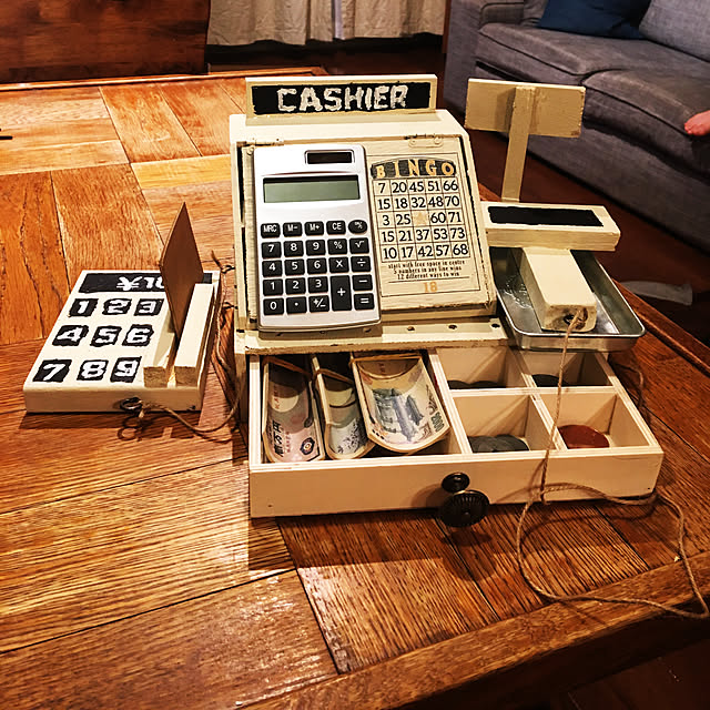 100円均一の材料で簡単！本格レジスター！の作り方