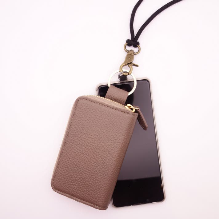 長財布だけどポケットに収まるサイズ感。「TIDY SLIM」を試してみたROOMIE ルーミー