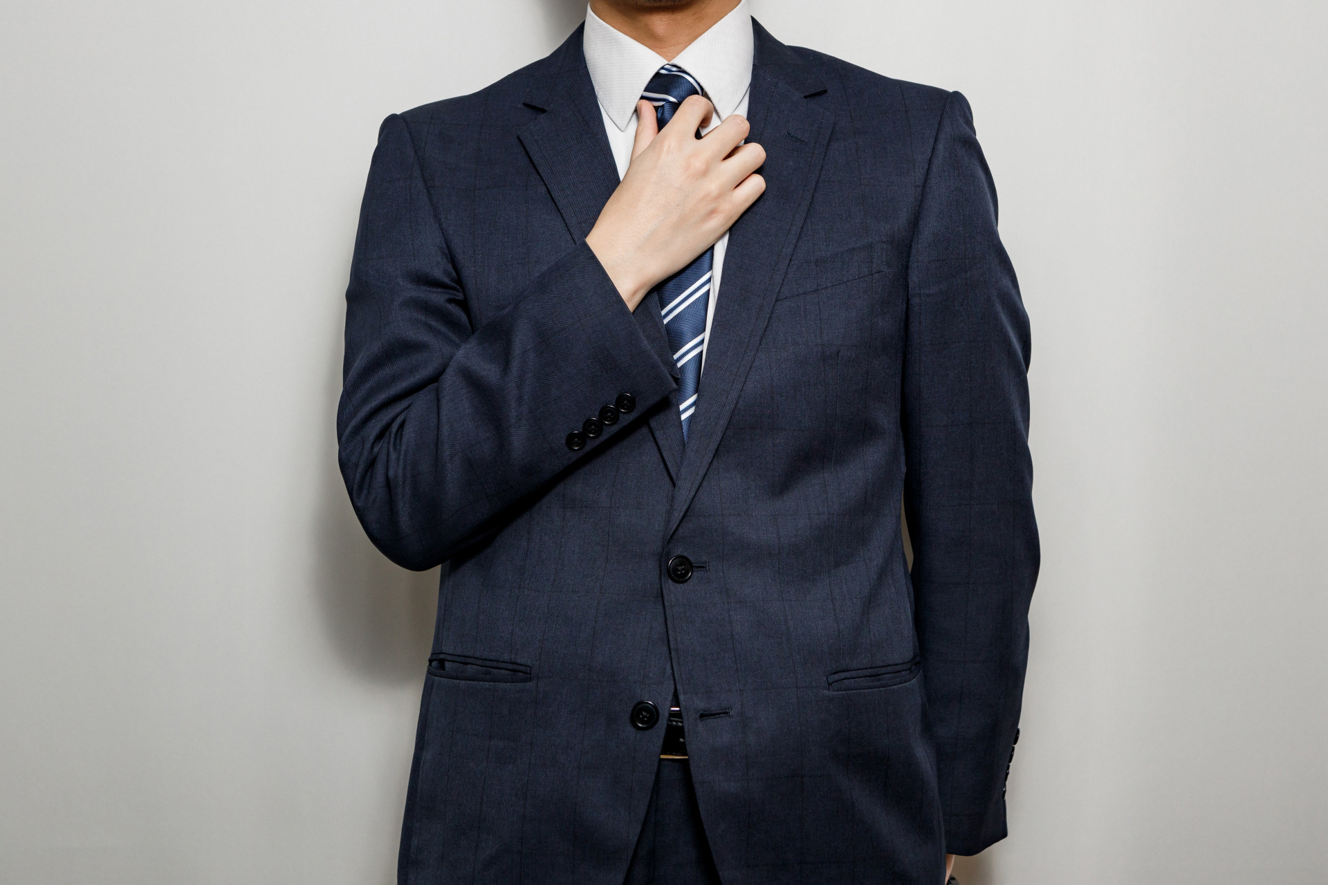 40代男性必見！転職面接にふさわしいネクタイの定義とマナーとは40代・50代・中高年 ミドルシニア の転職求人FROM40