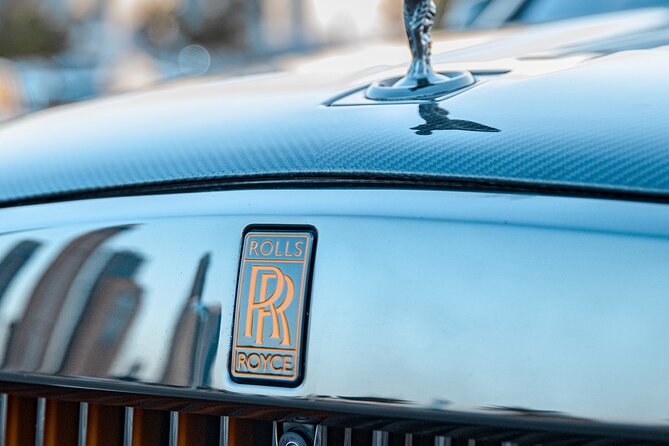 マンソリー製のロールスロイス・カリナンがドバイ警察車両に加わる