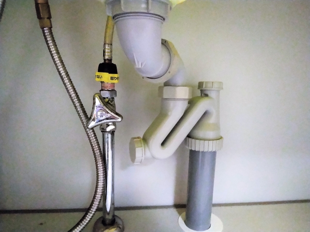 エコキュート配管水漏れ：仙台市青葉区仙台市リフォーム・アパート修繕ならリフォーム仙台花まる