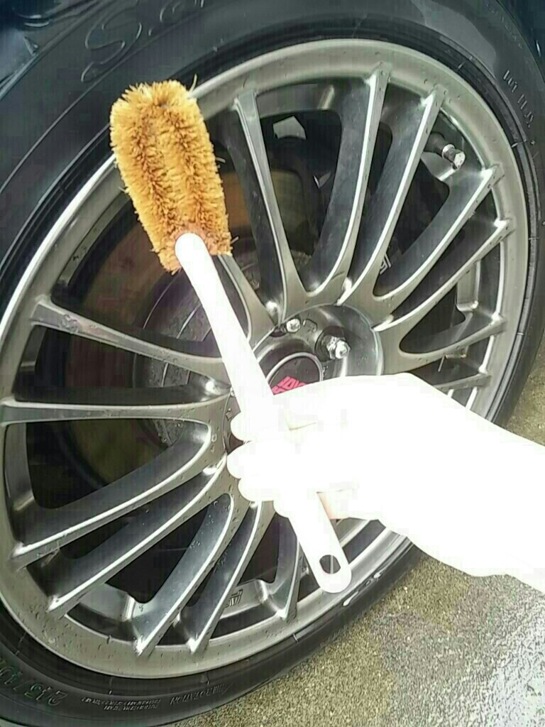 タイヤ茶色汚れ落とし方TikTok